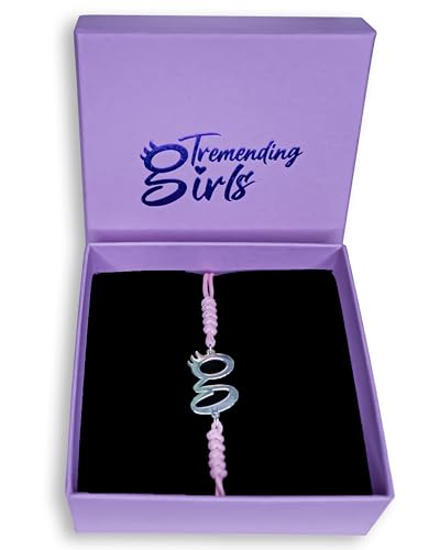 Pulsera de Plata 'Tremending girls' con chapa y tarjeta firmada por Lara.